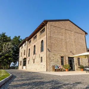  Alloggio per agriturismo I Tre Colli -rubbiano- Italia